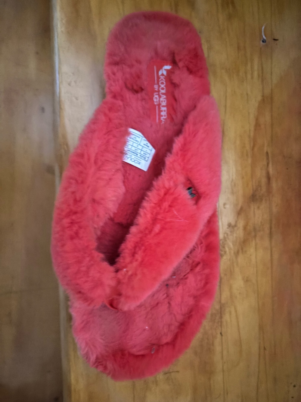 Koolaburra red fuzzy flip flops